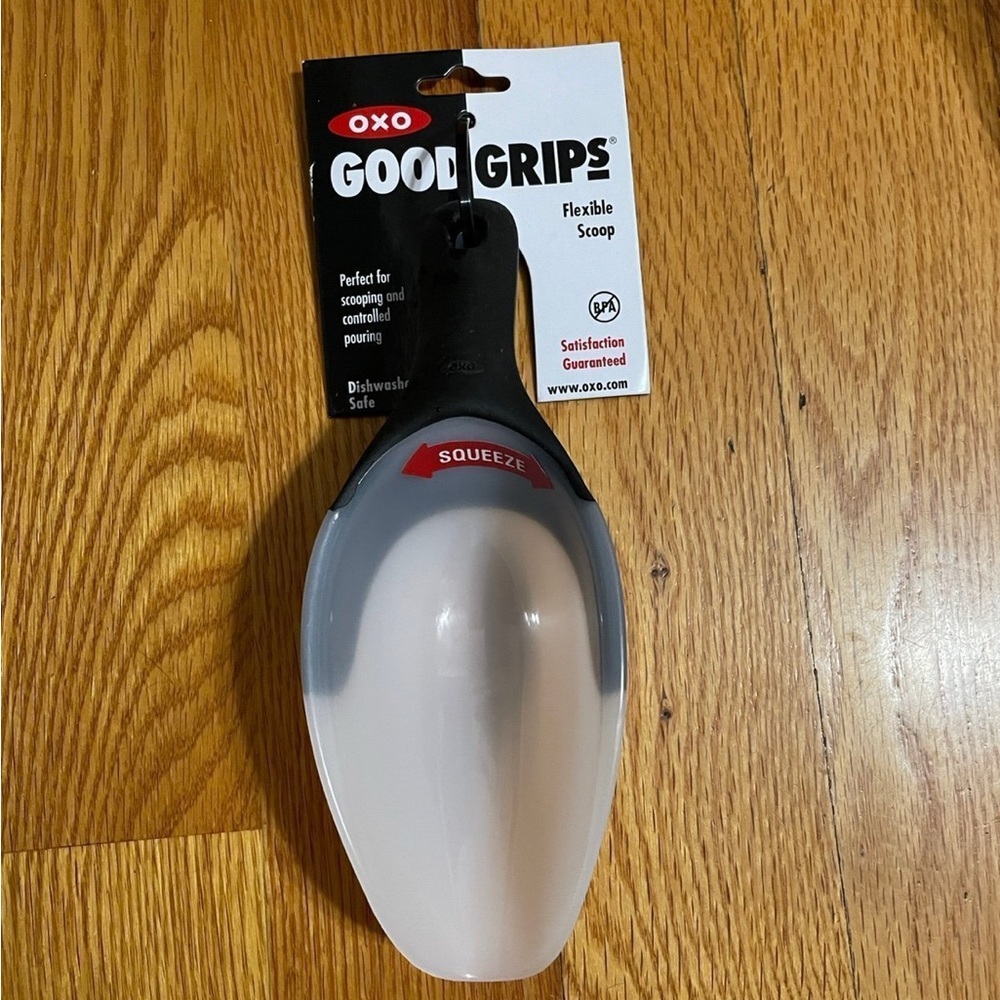 OXO Black and White Flexible Scoop